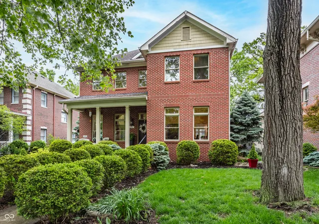 1st image of 1555 Broadway St, Indianapolis, IN 46202 | MLS# 22100408