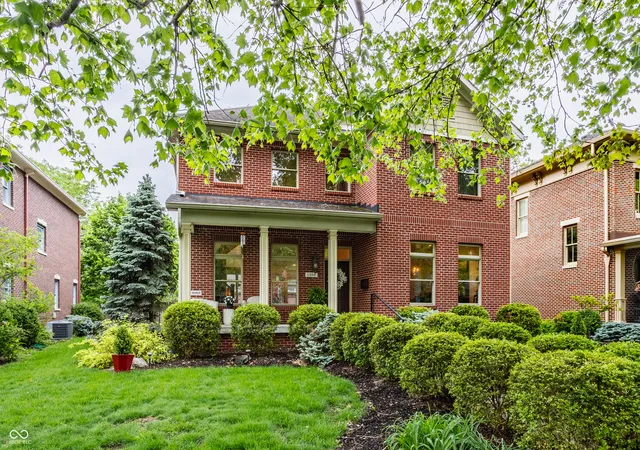 2nd image of 1555 Broadway St, Indianapolis, IN 46202 | MLS# 22100408