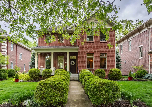 3rd image of 1555 Broadway St, Indianapolis, IN 46202 | MLS# 22100408