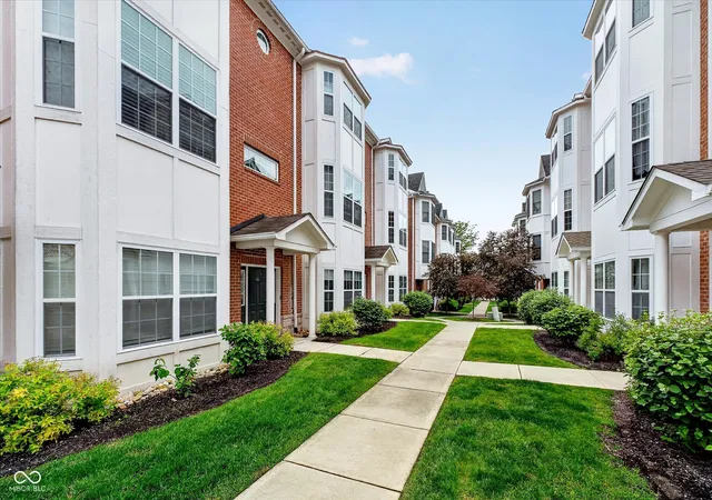 Photo 1 of Condo for sale at 856 S Park Trl Dr, Carmel, IN 46032 | MLS# 22100454 | Listing updated on 2026-08-12