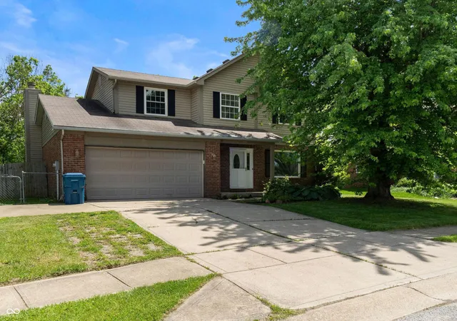3rd image of 7917 Daylily Dr, Indianapolis, IN 46237 | MLS# 22100498