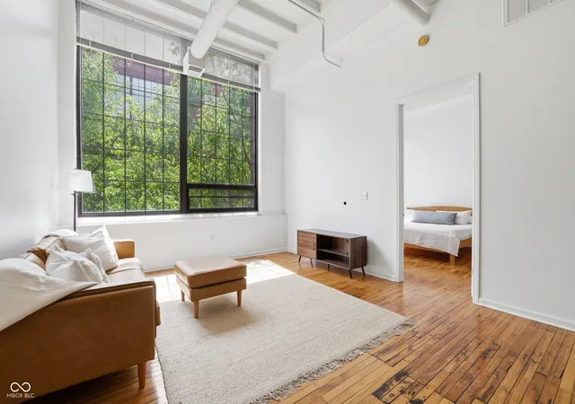 2nd image of 624 E Walnut St #39, Indianapolis, IN 46204 | MLS# 22100537
