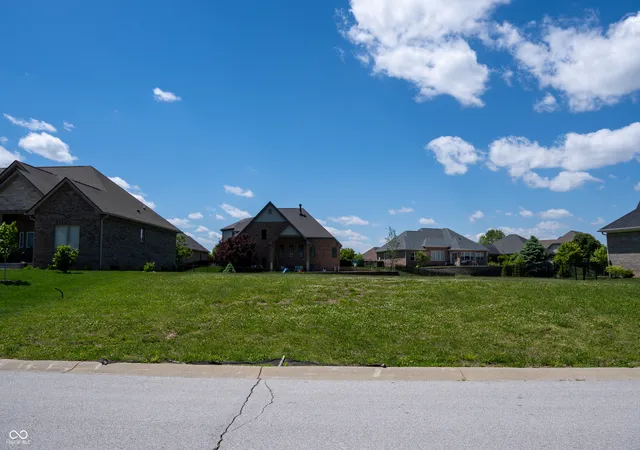 Homes for sale in Greenwood, IN | 5581 Harness Dr, Greenwood, IN 46143 | MLS# 22100564
