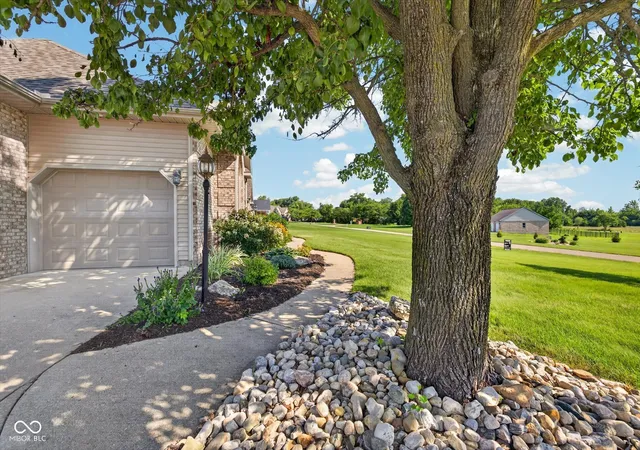 Photo 4 of Single family home for sale at 675 N Auburn Ridge Dr, Linton, IN 47441 | MLS# 22100582 | Listing updated on 2026-08-18