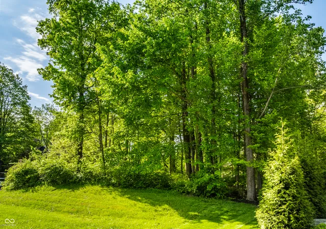 3rd image of 0 Chase Oak Ct, Zionsville, IN 46077 | MLS# 22100603