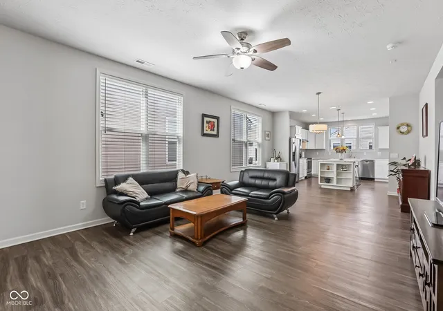 4th image of 13456 Ravenswood Trl, Fishers, IN 46037 | MLS# 22100632