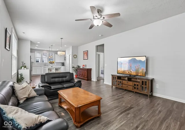 5th image of 13456 Ravenswood Trl, Fishers, IN 46037 | MLS# 22100632