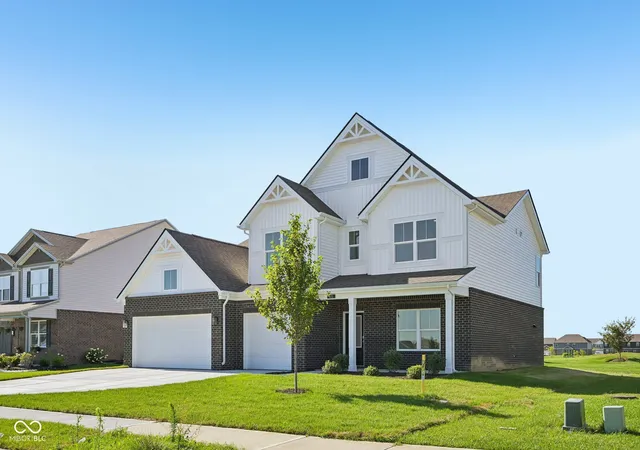 Photo 2 of Sale Pending at 831 Pearl St, Whiteland, IN 46184 | MLS# 22100644 | Listing updated on 2026-10-02