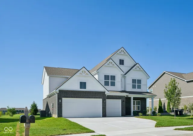 Photo 3 of Sale Pending at 831 Pearl St, Whiteland, IN 46184 | MLS# 22100644 | Listing updated on 2026-10-02