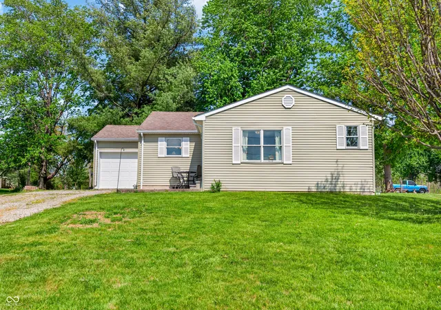 Homes for sale in North Vernon, IN | 210 S County Road 675 W, North Vernon, IN 47265 | MLS# 22100686