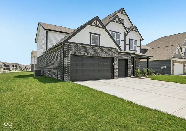 Photo 2 of Sale Pending at 100 Ames Dr, Whiteland, IN 46184 | MLS# 22100693 | Listing updated on 2026-08-25