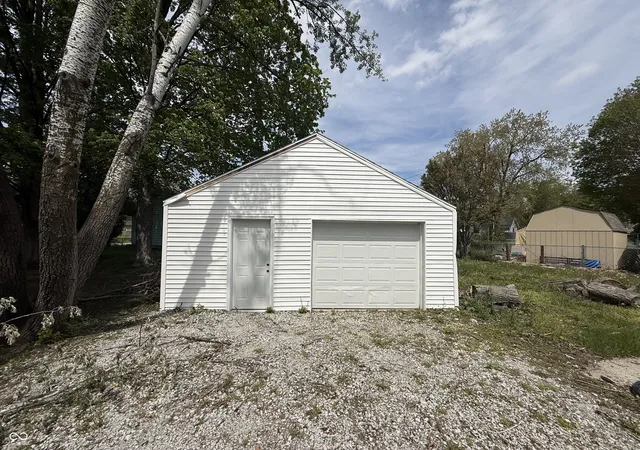 14th image of 562 Roanoke Rd, Kingsford Heights, IN 46346 | MLS# 22100706