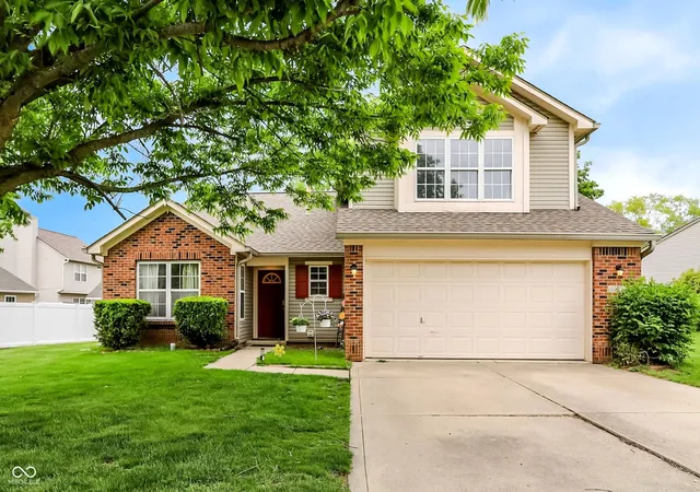 2nd image of 6824 Millbrook Cir, Indianapolis, IN 46237 | MLS# 22100713