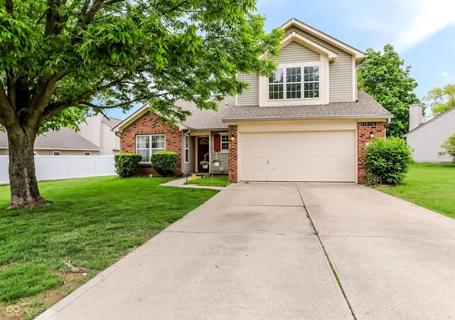 1st image of 6824 Millbrook Cir, Indianapolis, IN 46237 | MLS# 22100713