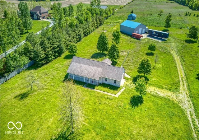 1st image of 813 S 400 W, Bargersville, IN 46106 | MLS# 22100735