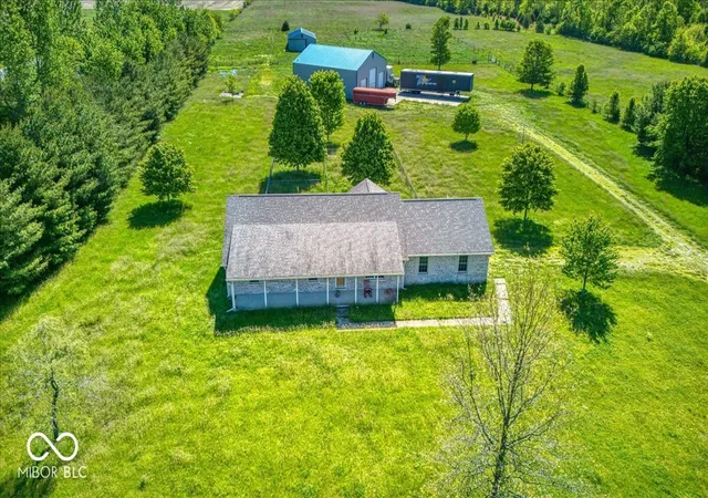 2nd image of 813 S 400 W, Bargersville, IN 46106 | MLS# 22100735