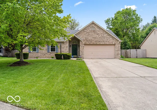 Homes for sale in Indianapolis, IN | 12645 Pine Grove Ct, Indianapolis, IN 46236 | MLS# 22100752
