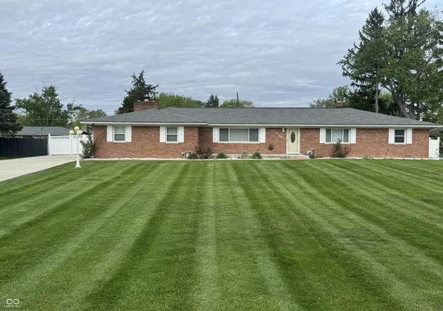 2nd image of 6362 Breamore Rd, Indianapolis, IN 46220 | MLS# 22100790