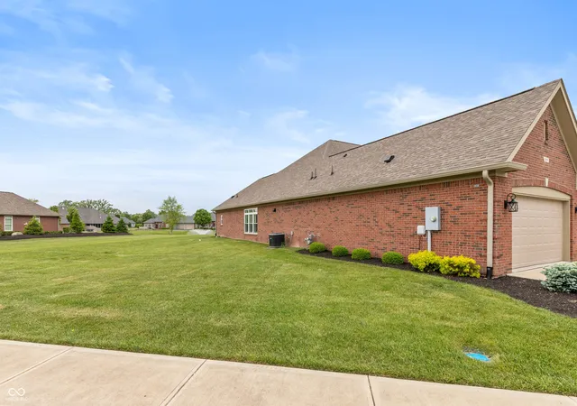 30th image of 2899 Grandview Ln, Greenwood, IN 46143 | MLS# 22100816