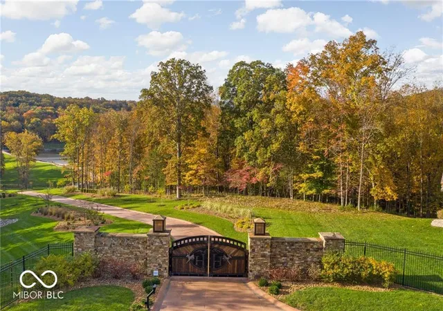 Photo 3 of Mansion for sale at 10285 W Youth Camp Rd, Columbus, IN 47201 | MLS# 22100819 | Listing updated on 2026-05-19