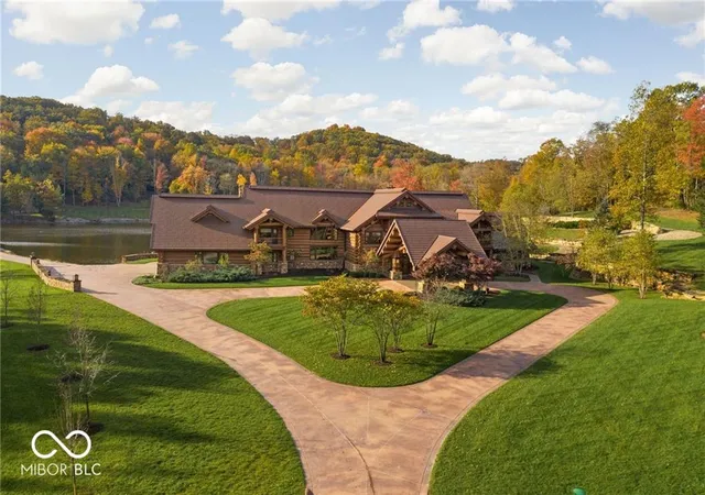 Photo 4 of Single family home for sale at 10285 W Youth Camp Rd, Columbus, IN 47201 | MLS# 22100819 | Listing updated on 2026-05-19