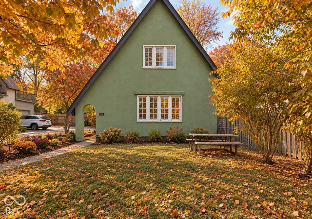 Photo 1 of Single family home for sale at 715 Kessler Blvd E Dr, Indianapolis, IN 46220 | MLS# 22100829 | Listing updated on 2026-10-29