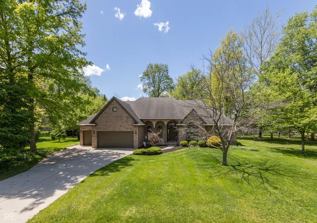 2nd image of 5600 N Red Oak Dr, Greenfield, IN 46140 | MLS# 22100835
