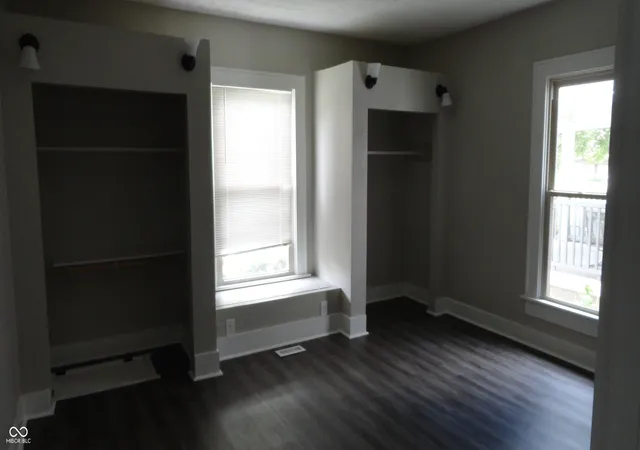 Photo 3 of Single family home for sale at 629 N East St, Greenfield, IN 46140 | MLS# 22100837 | Listing updated on 2026-07-07