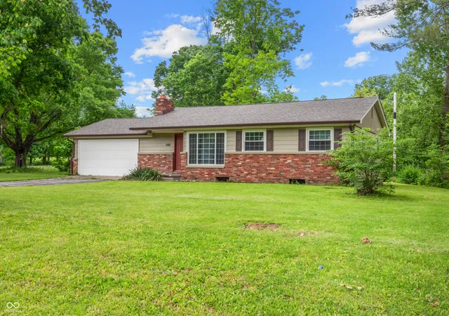 2nd image of 5302 W Quan Wae Dr, Columbus, IN 47201 | MLS# 22100869