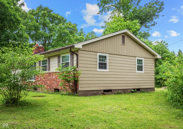 3rd image of 5302 W Quan Wae Dr, Columbus, IN 47201 | MLS# 22100869