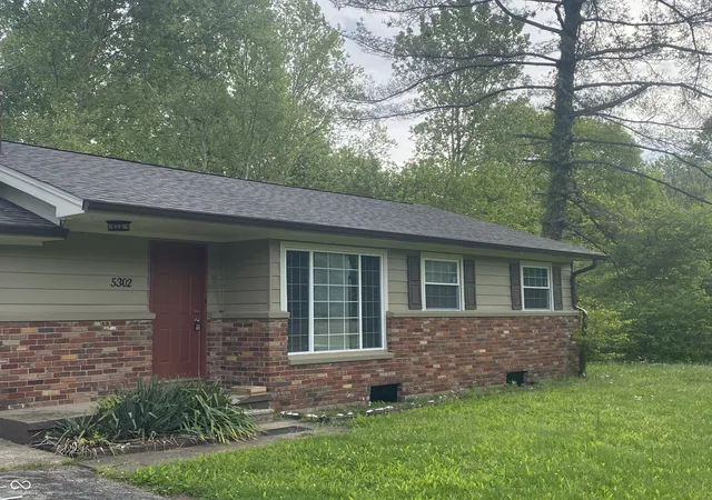 32nd image of 5302 W Quan Wae Dr, Columbus, IN 47201 | MLS# 22100869