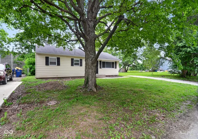 3rd image of 4612 N Kercheval Dr, Indianapolis, IN 46226 | MLS# 22100944