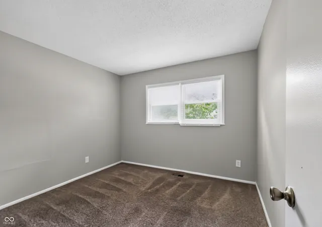5th image of 9920 Kramer Ct, Indianapolis, IN 46235 | MLS# 22100984
