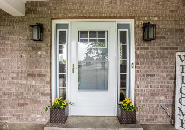 Photo 3 of Sale Pending at 2851 N Franklin St, Greenfield, IN 46140 | MLS# 22101018 | Listing updated on 2026-09-17