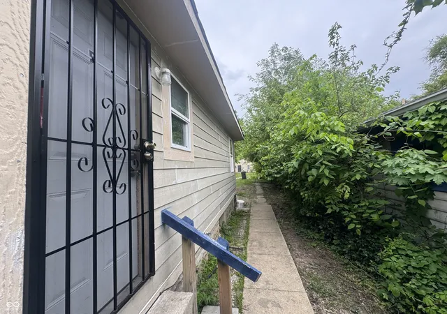 4th image of 1921 N Lasalle St, Indianapolis, IN 46218 | MLS# 22101023