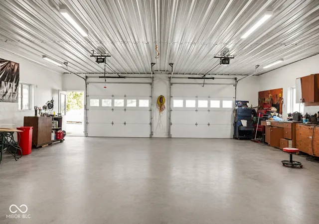 Photo 4 of Single family home for sale at 10640 N County Rd 250 E, Roachdale, IN 46172 | MLS# 22101054 | Listing updated on 2026-10-05