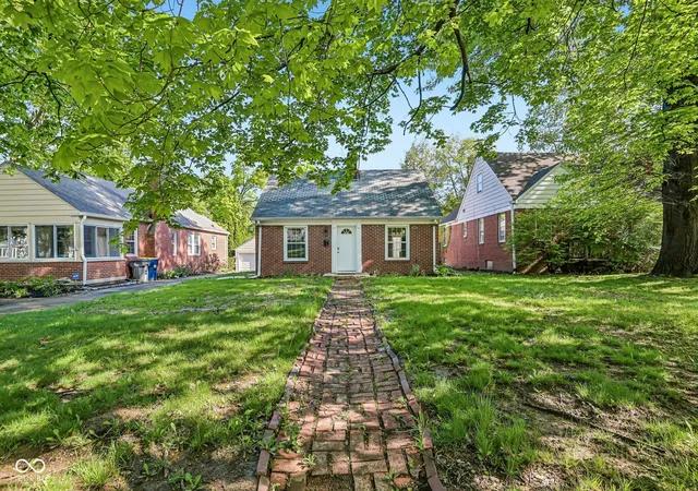 2nd image of 1230 Kessler Boulevard East Dr, Indianapolis, IN 46220 | MLS# 22101059