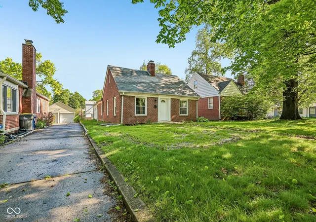 3rd image of 1230 Kessler Boulevard East Dr, Indianapolis, IN 46220 | MLS# 22101059
