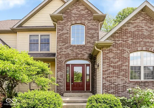 2nd image of 1588 S Andrew Cir, Bloomington, IN 47401 | MLS# 22101063