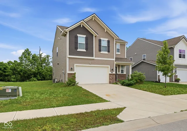 Photo 2 of Single family home for sale at 3684 Locust Dr, Danville, IN 46122 | MLS# 22101072 | Listing updated on 2026-07-26