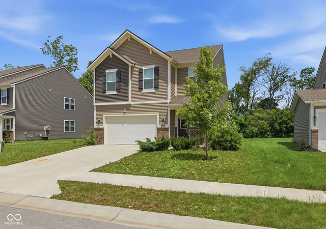 Photo 3 of Single family home for sale at 3684 Locust Dr, Danville, IN 46122 | MLS# 22101072 | Listing updated on 2026-07-26