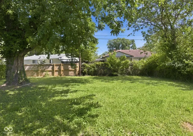 Photo 3 of Sale Pending at 3645 Ireland Dr, Indianapolis, IN 46235 | MLS# 22101073 | Listing updated on 2026-09-07