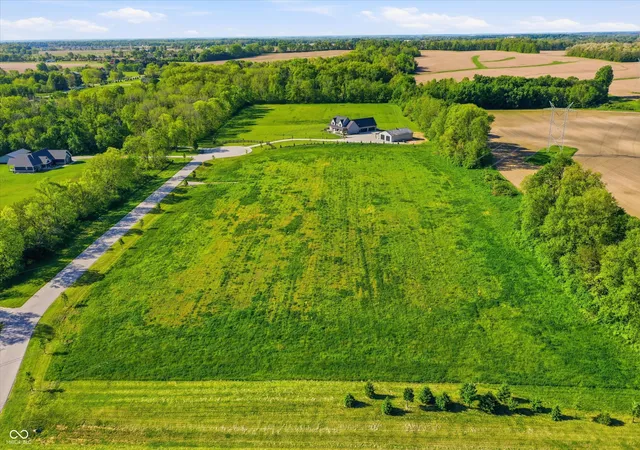 1st image of 1934 Gentry Woods Ct, Danville, IN 46122 | MLS# 22101076