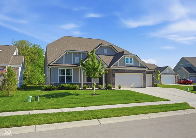 2nd image of 5722 Arctic Run Dr, Noblesville, IN 46062 | MLS# 22101083