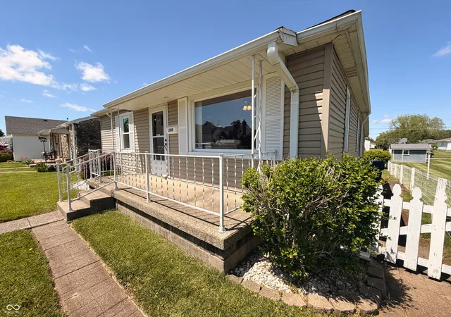 Photo 3 of Single family home for sale at 206 W 2nd Street N, Greensburg, IN 47240 | MLS# 22101187 | Listing updated on 2026-09-29