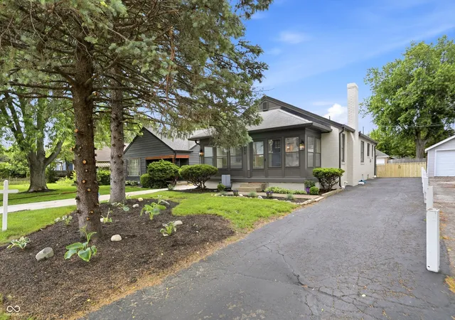 2nd image of 1513 Broad Ripple Ave, Indianapolis, IN 46220 | MLS# 22101203