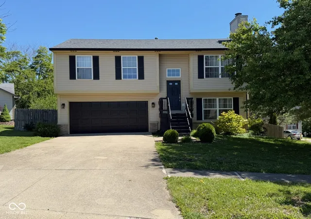 2nd image of 2607 S Southern Pines Ct, Bloomington, IN 47403 | MLS# 22101225