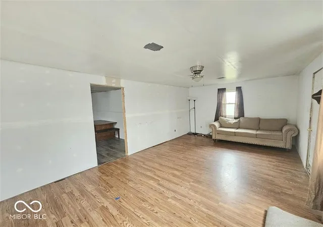 3rd image of 2334 Poplar St, Anderson, IN 46012 | MLS# 22101234