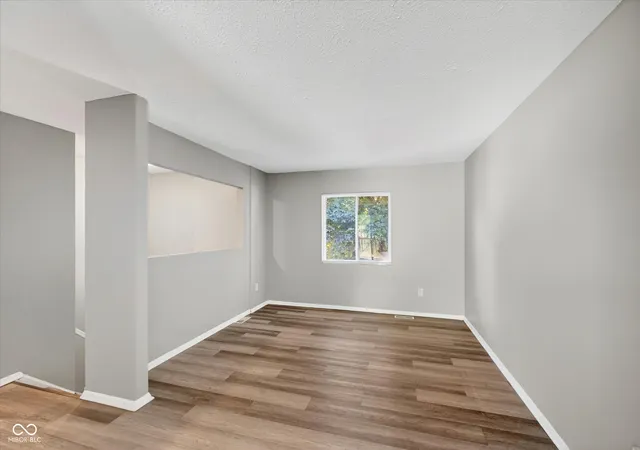 Photo 4 of Single family home for sale at 10322 Starview Dr, Indianapolis, IN 46229 | MLS# 22101242 | Listing updated on 2026-09-30