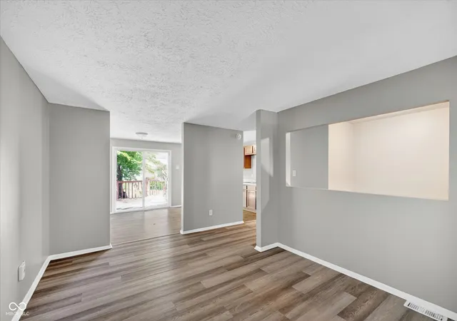 Photo 3 of Single family home for sale at 10322 Starview Dr, Indianapolis, IN 46229 | MLS# 22101242 | Listing updated on 2026-09-30